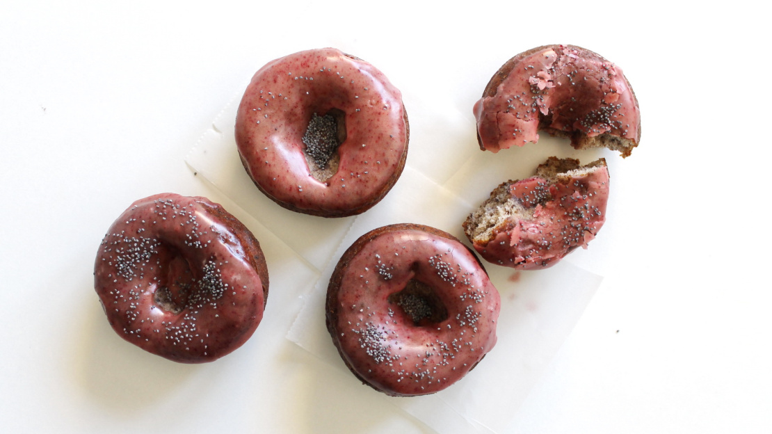 Doughnut with poppy seed flour