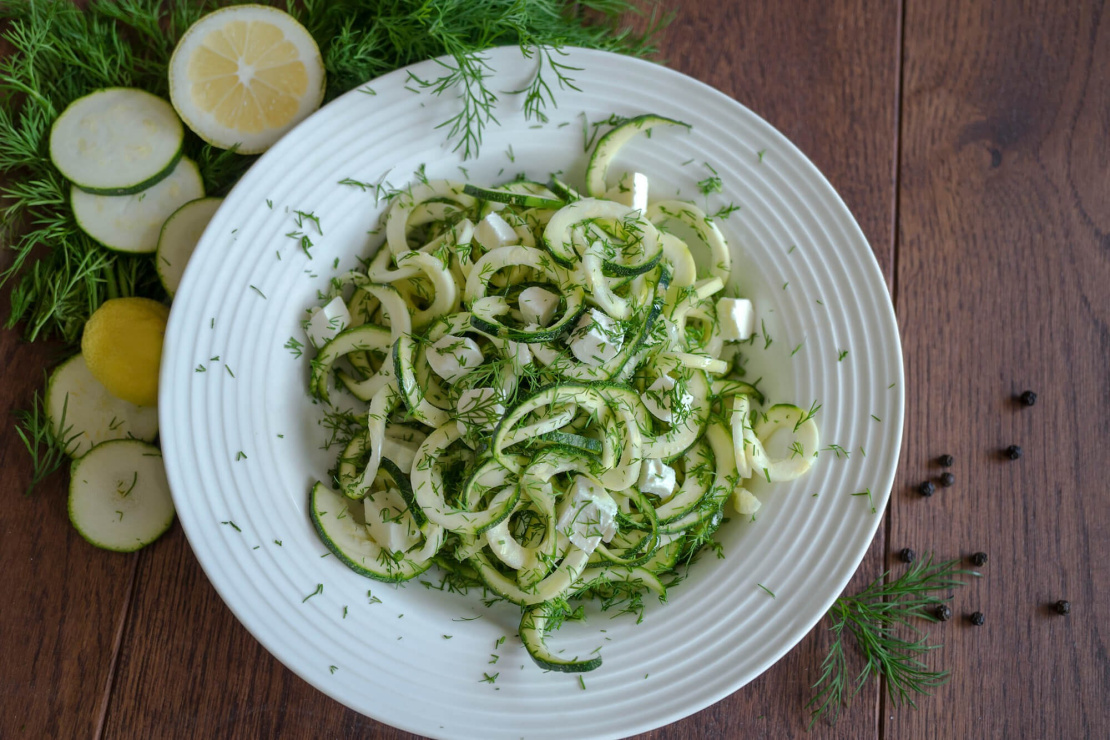 Zucchini salad with dill and feta cheese, complete with zweigelt grape seed oil