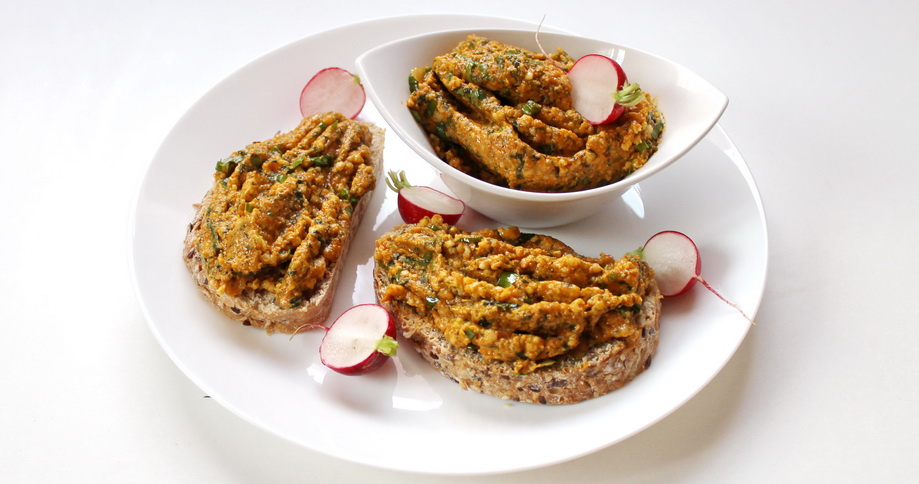 Millet spread with wild garlic