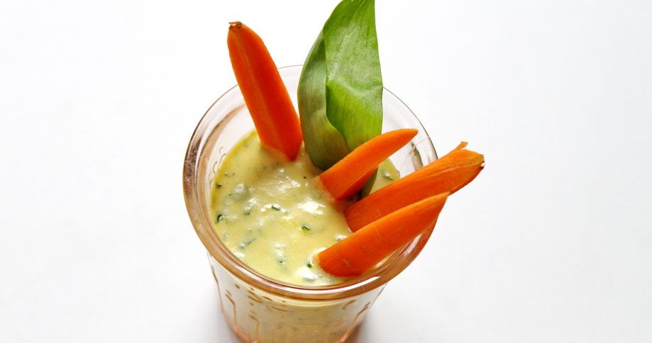 Wild garlic and mayonnaise dip