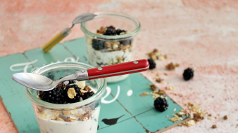 Blackberry yoghurt mousse recipe