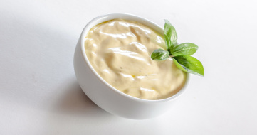 Home-made Pödör mayonnaise with flaxseed and thistle oil