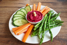 Hummus with beetroot and fresh vegetables