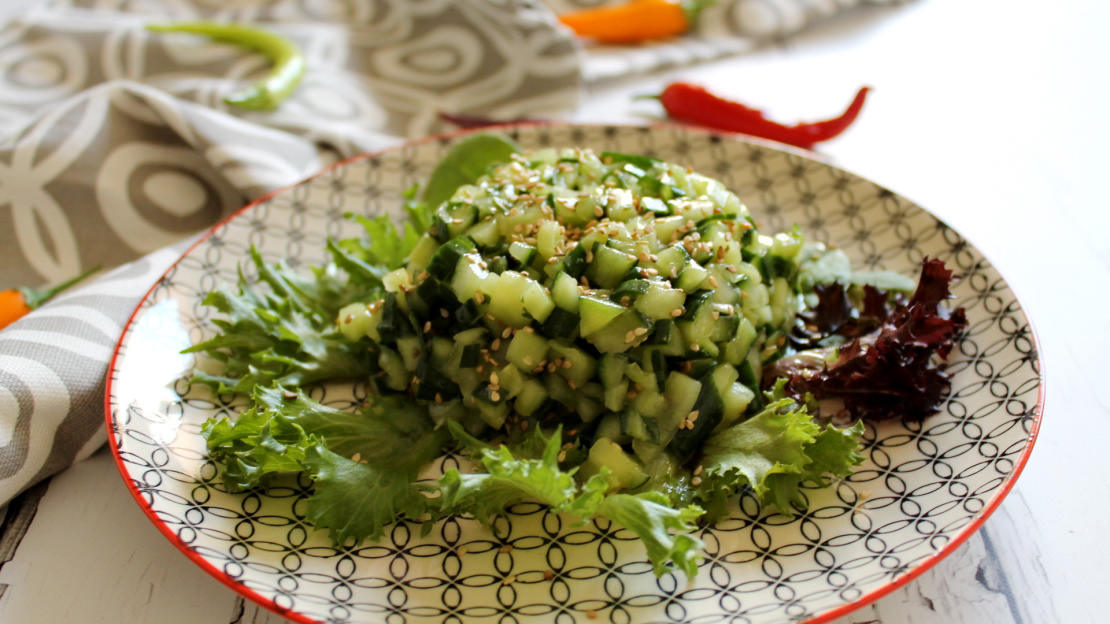 Cucumber salad with sesame seeds and honey recipe