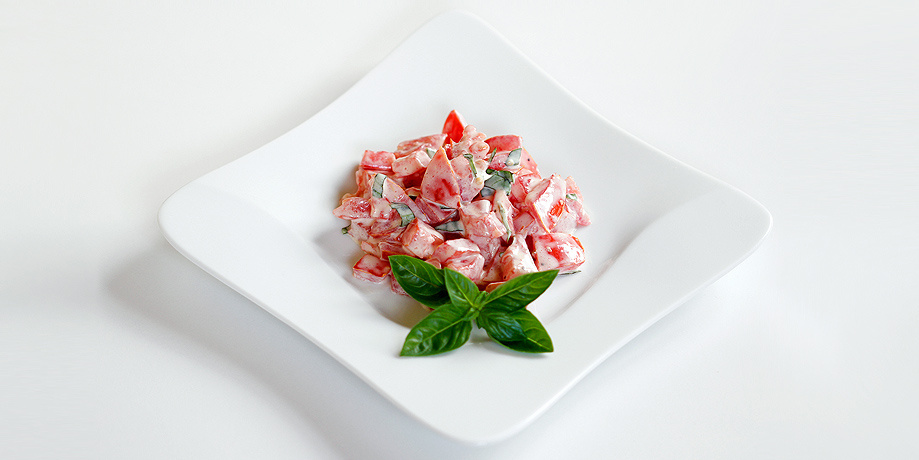 Pödör tomato salad with Pödör thistle and flaxseed oils