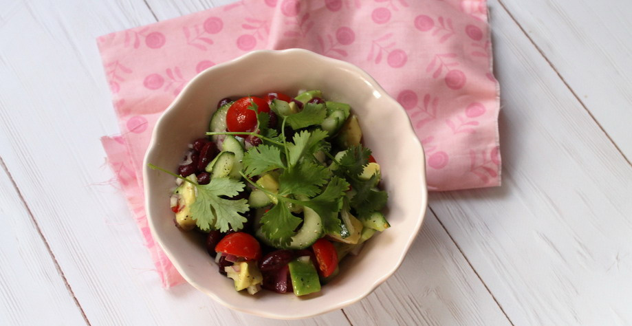 Mexican salad with chia oil
