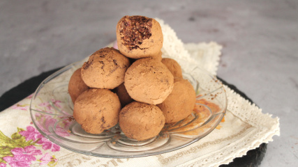 Triple sour cherry biscuit balls recipe