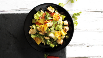 Grilled chicken - pineapple salad recipe