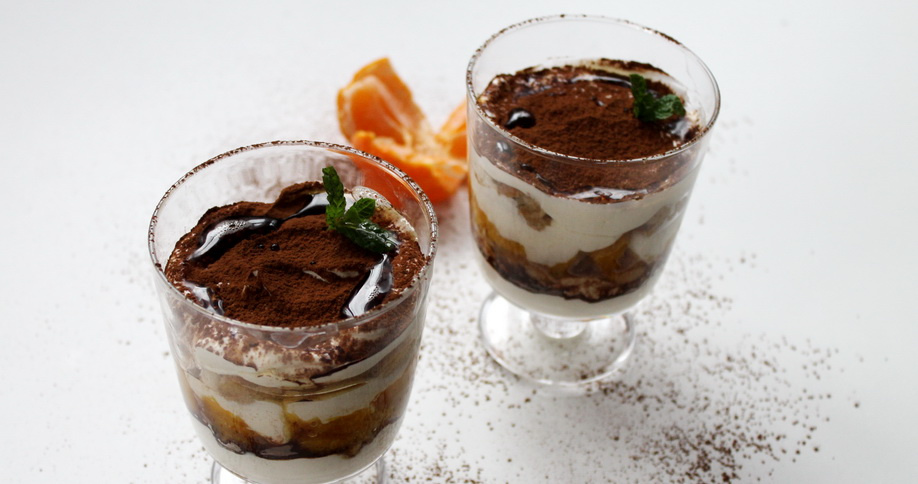 Orange tiramisu with apricot seed oil