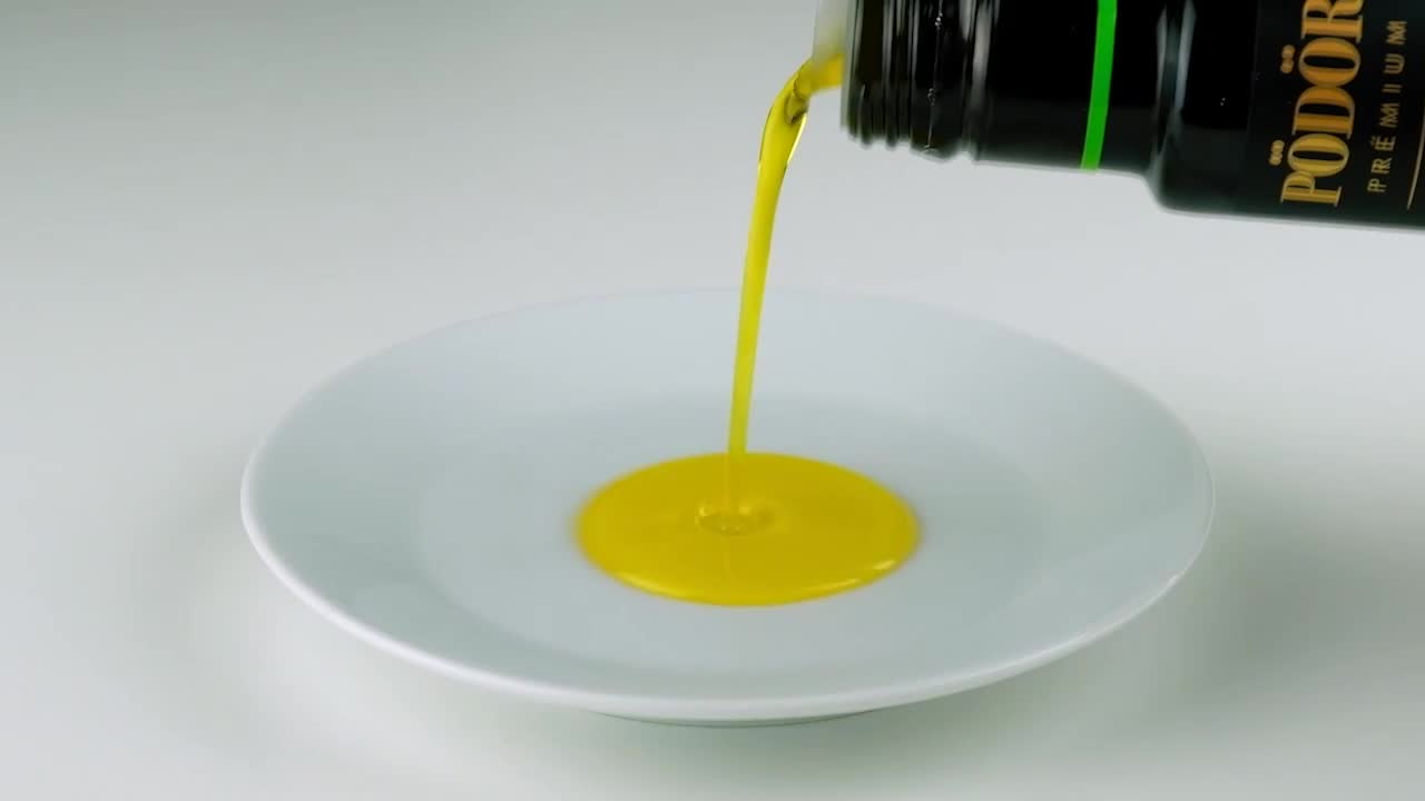 Organic flaxseed oil, cold-pressed