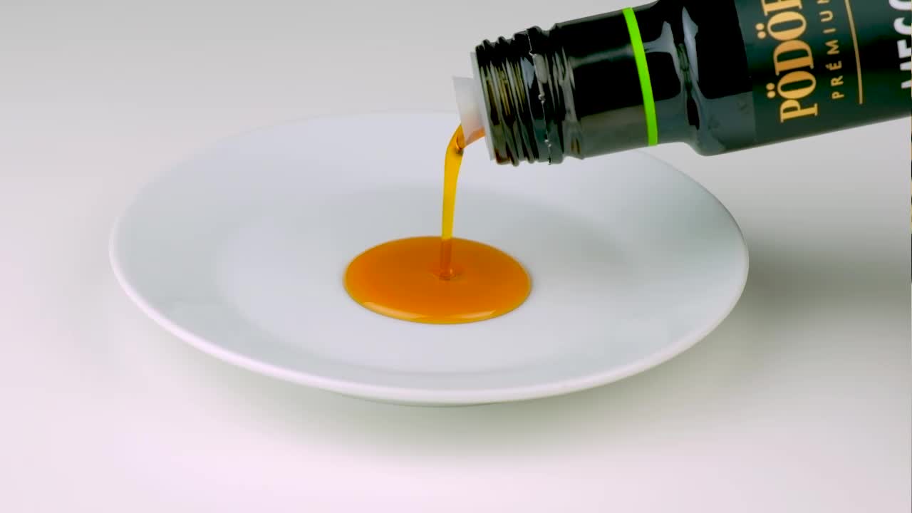 Organic sour cherry seed oil, cold-pressed