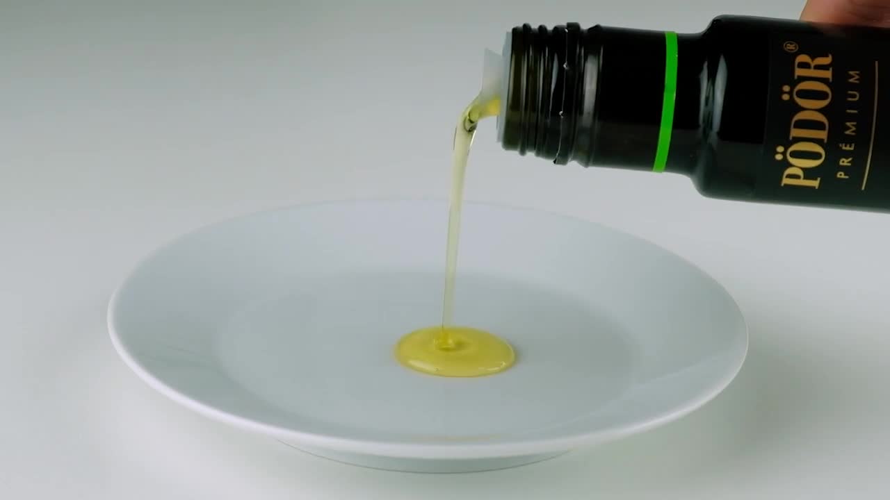 Organic hazelnut oil, cold-pressed