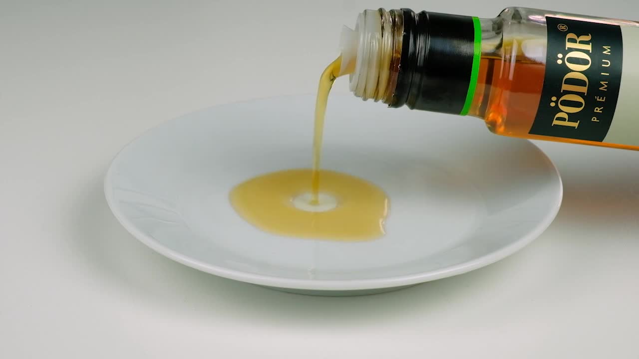 Organic tomato vinegar